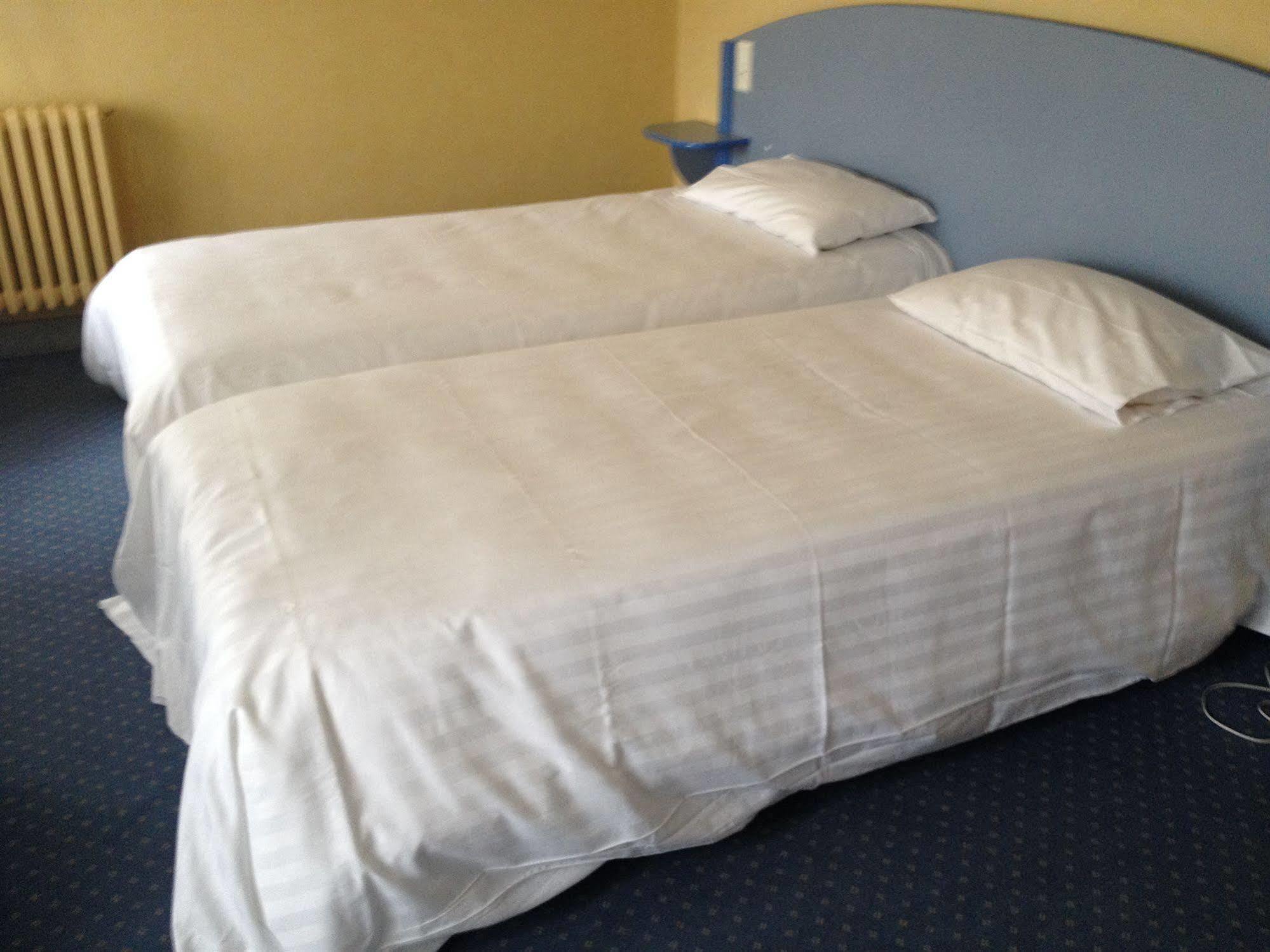 Hotel Le Chapon Fin Moissac Luaran gambar